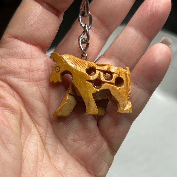Wooden Carved Horse Keychain - Picture 5 of 7